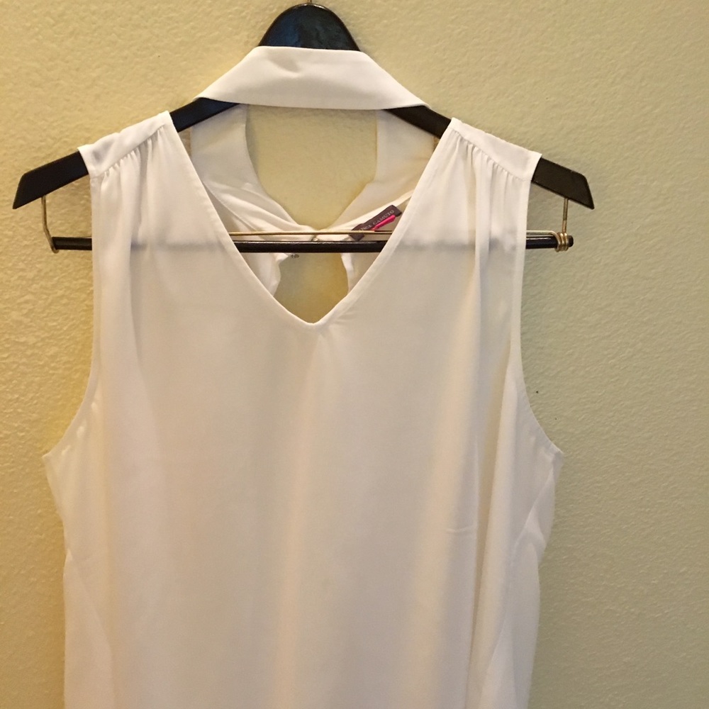 NWOT VINCE CAMUTO WHITE SLEEVELESS TOP